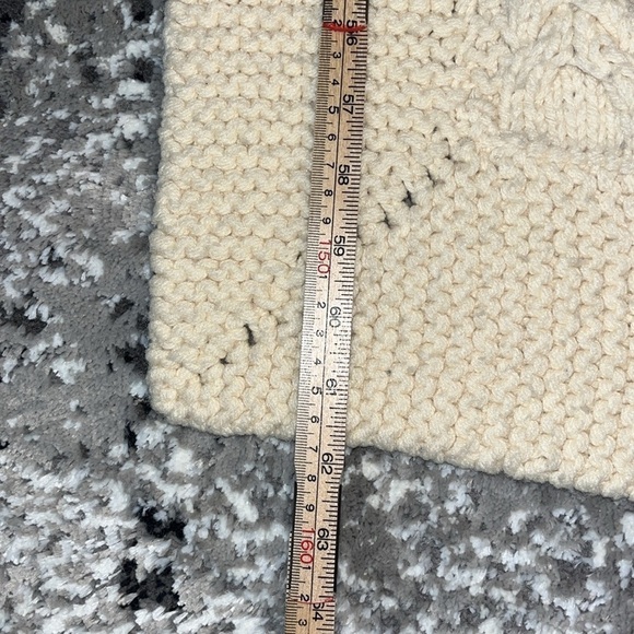 Chunky Cable Knit Reversible Throw
Blanket Cream  Excellent Condition Wool Blend - Picture 2 of 6